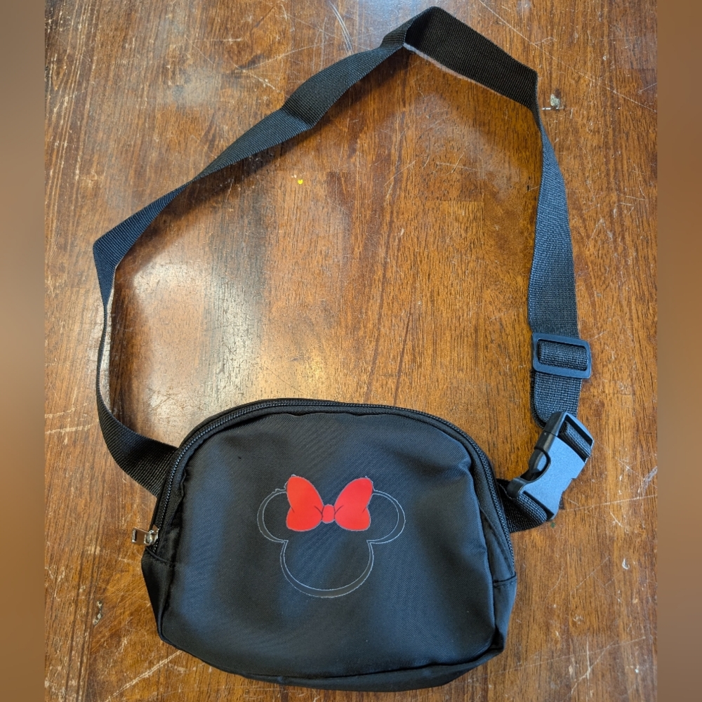 Minnie Mouse Hip Pouch Bag Disney Adjustable Strap Zipper Closure Pockets Used